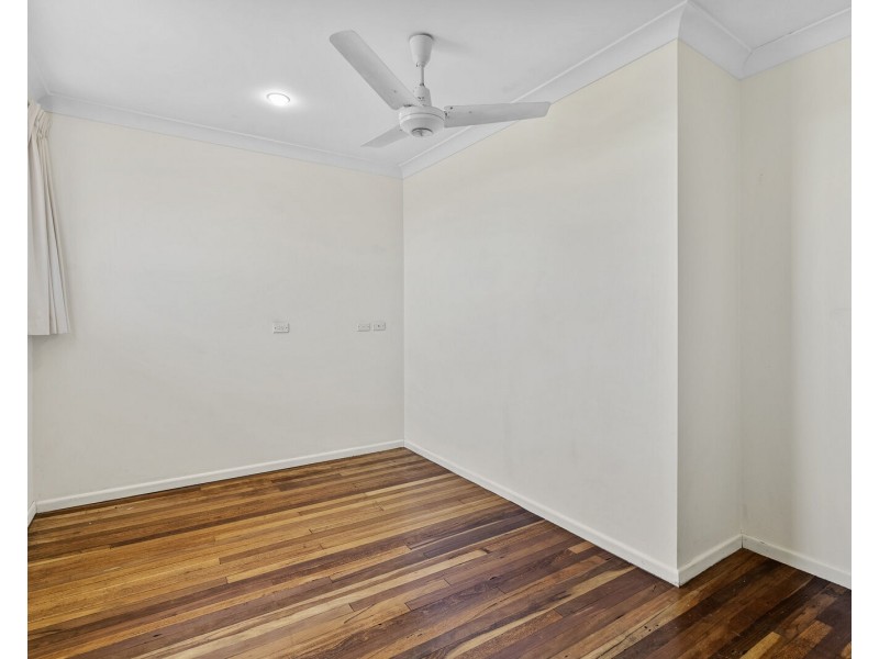 2 Kalamunda Close, Elanora QLD 4221