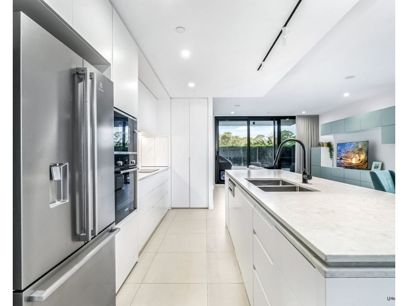 4/20 Executive Drive, Burleigh Waters QLD 4220