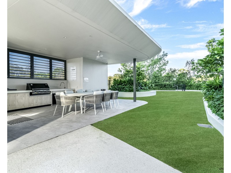 4/20 Executive Drive, Burleigh Waters QLD 4220