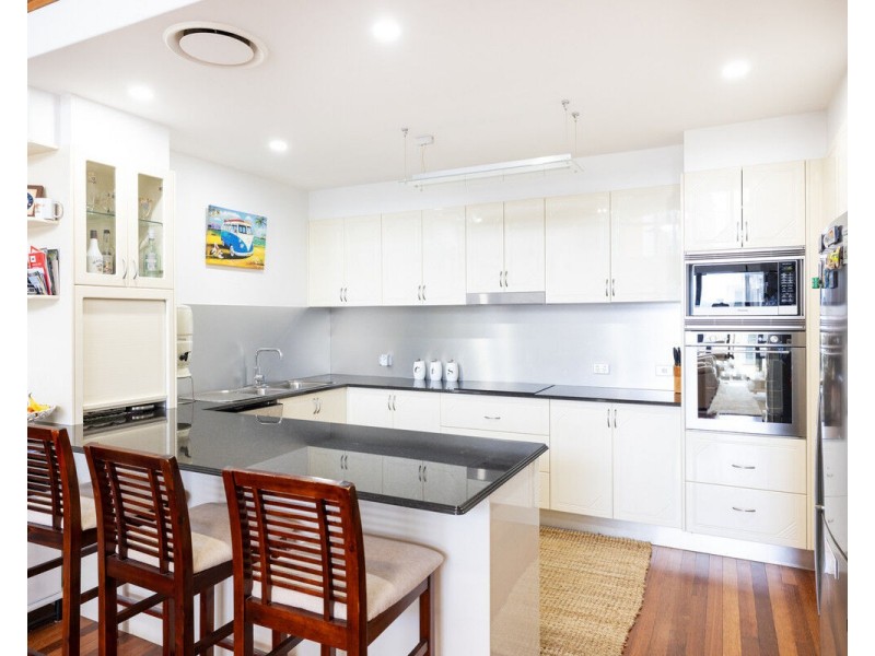 8/3 Johnston Street, Bilinga QLD 4225