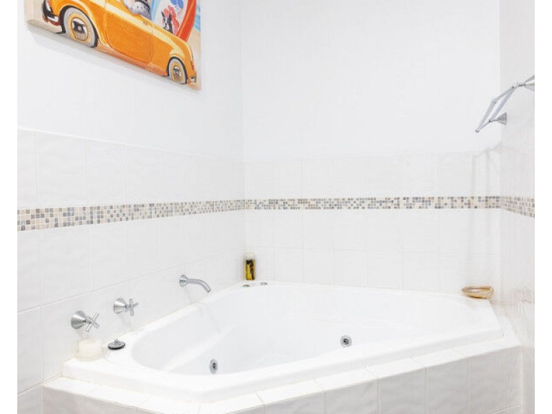 8/3 Johnston Street, Bilinga QLD 4225