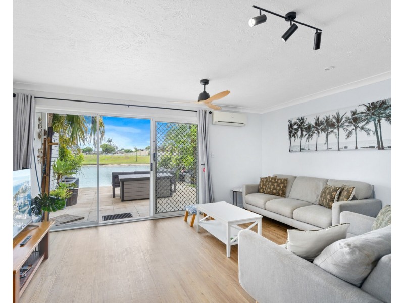 2/2-10 Coolgardie Street, Elanora QLD 4221
