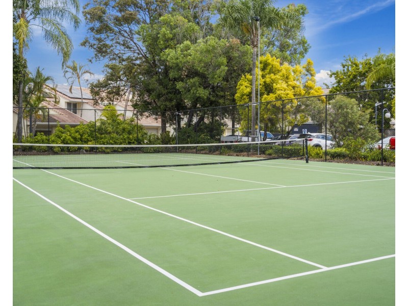2/2-10 Coolgardie Street, Elanora QLD 4221
