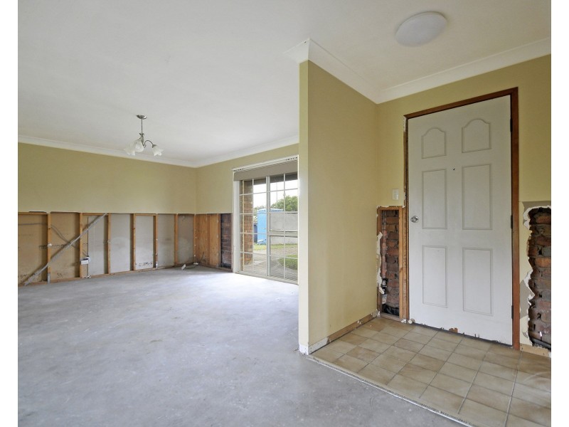 221 Nineteenth Avenue, Elanora QLD 4221