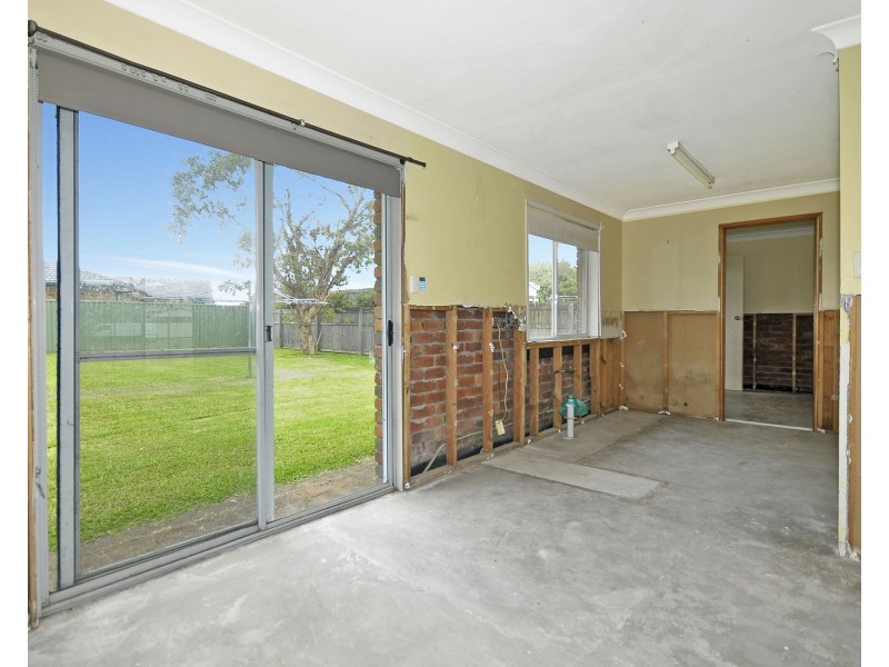 221 Nineteenth Avenue, Elanora QLD 4221