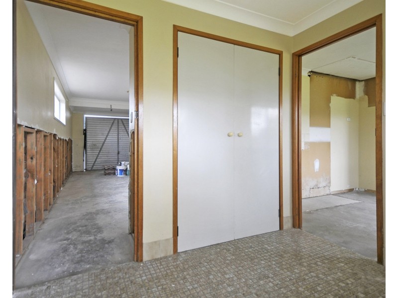 221 Nineteenth Avenue, Elanora QLD 4221