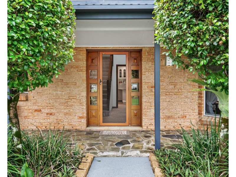 13 Myrtle Court, Palm Beach QLD 4221