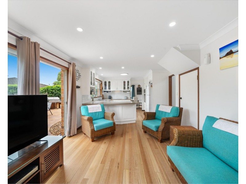 13 Myrtle Court, Palm Beach QLD 4221