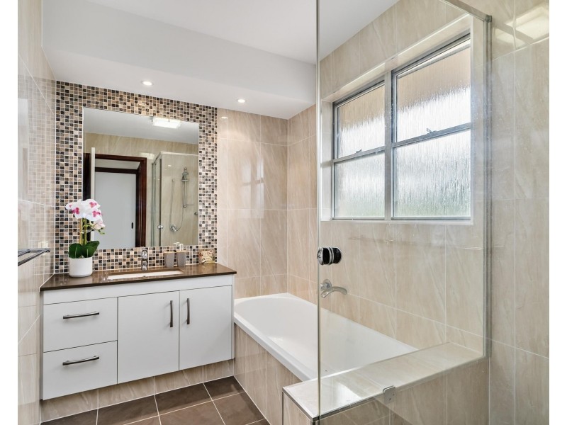 13 Myrtle Court, Palm Beach QLD 4221