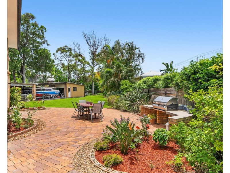 13 Myrtle Court, Palm Beach QLD 4221