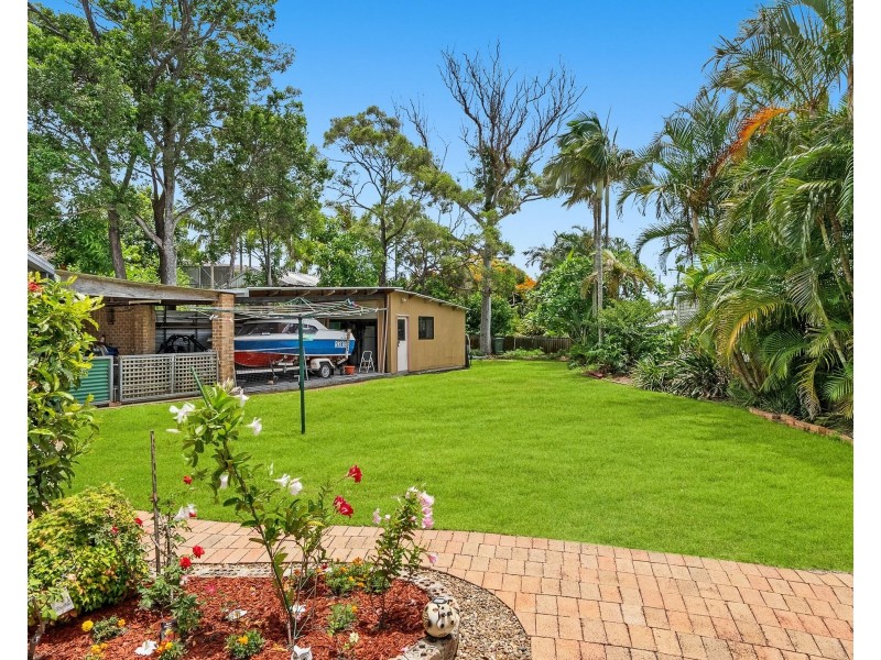 13 Myrtle Court, Palm Beach QLD 4221