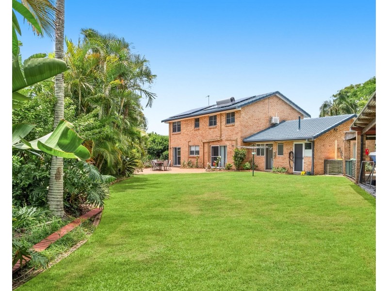 13 Myrtle Court, Palm Beach QLD 4221