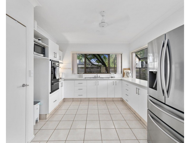 4 Tahiti Avenue, Palm Beach QLD 4221