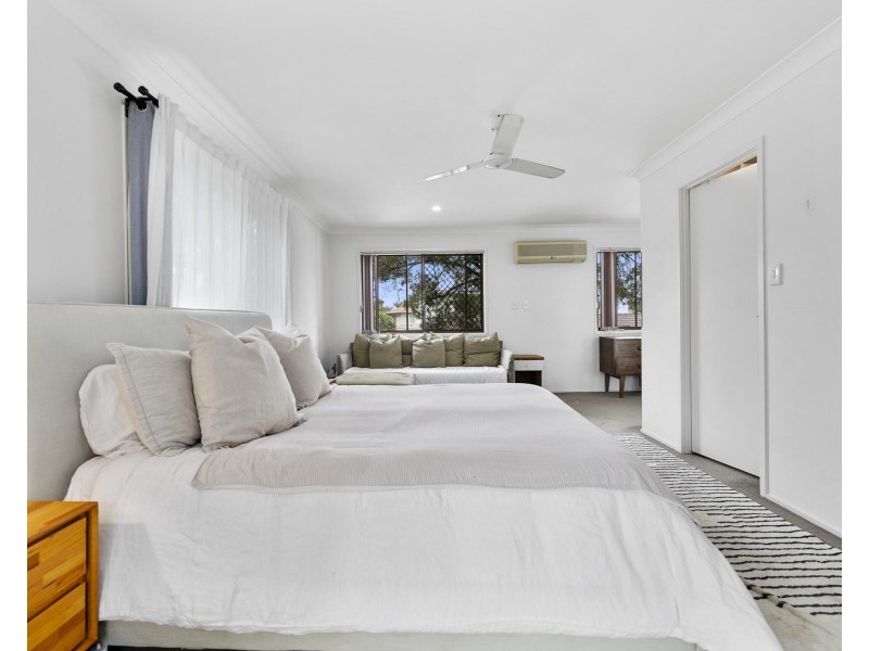 4 Tahiti Avenue, Palm Beach QLD 4221