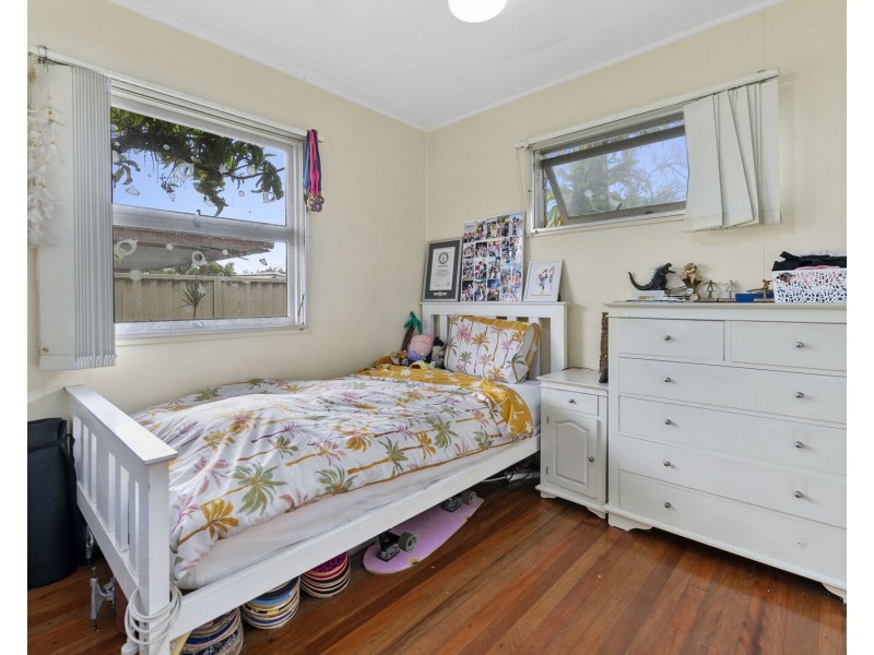 4 Tahiti Avenue, Palm Beach QLD 4221