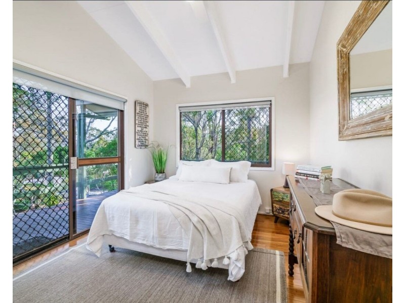 8 Flaminia Street, Currumbin Waters QLD 4223