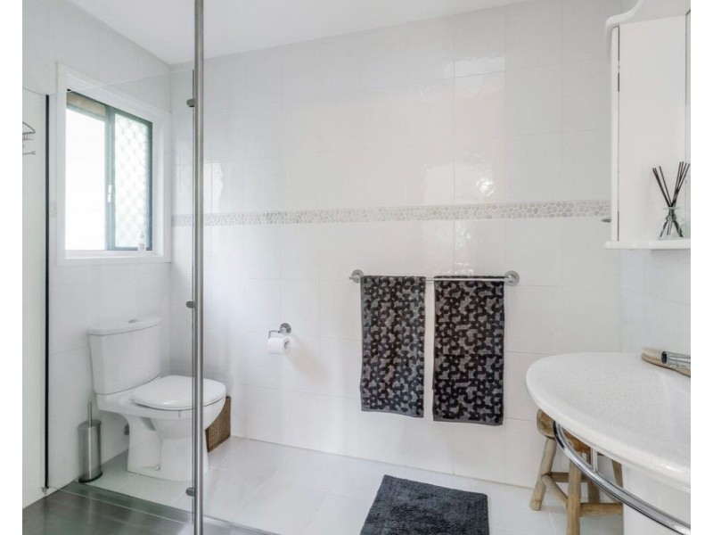 8 Flaminia Street, Currumbin Waters QLD 4223