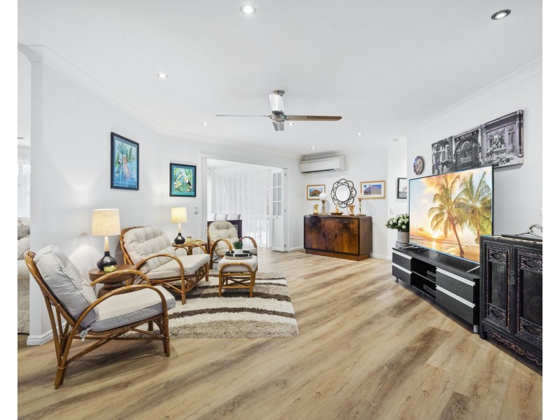 2 Baumea Court, Elanora QLD 4221