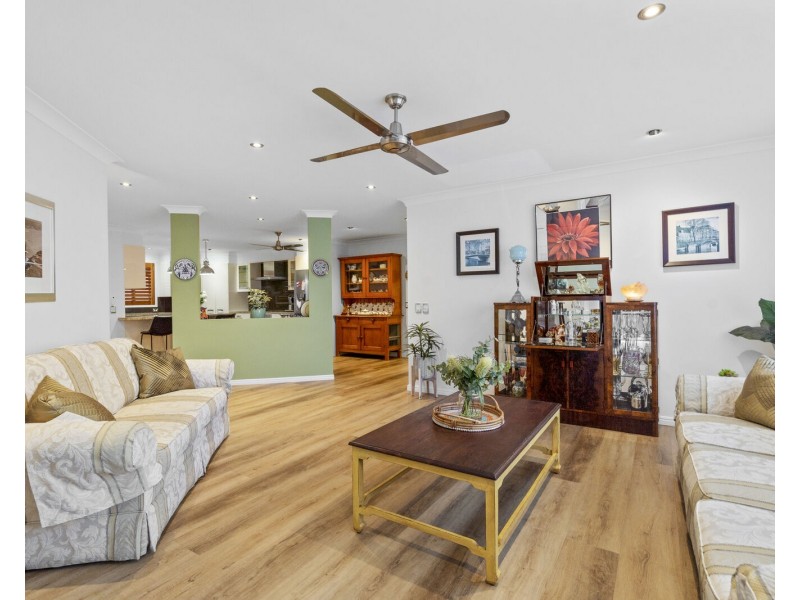 2 Baumea Court, Elanora QLD 4221