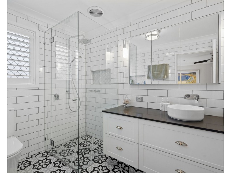 2 Baumea Court, Elanora QLD 4221