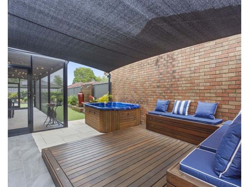 2 Baumea Court, Elanora QLD 4221