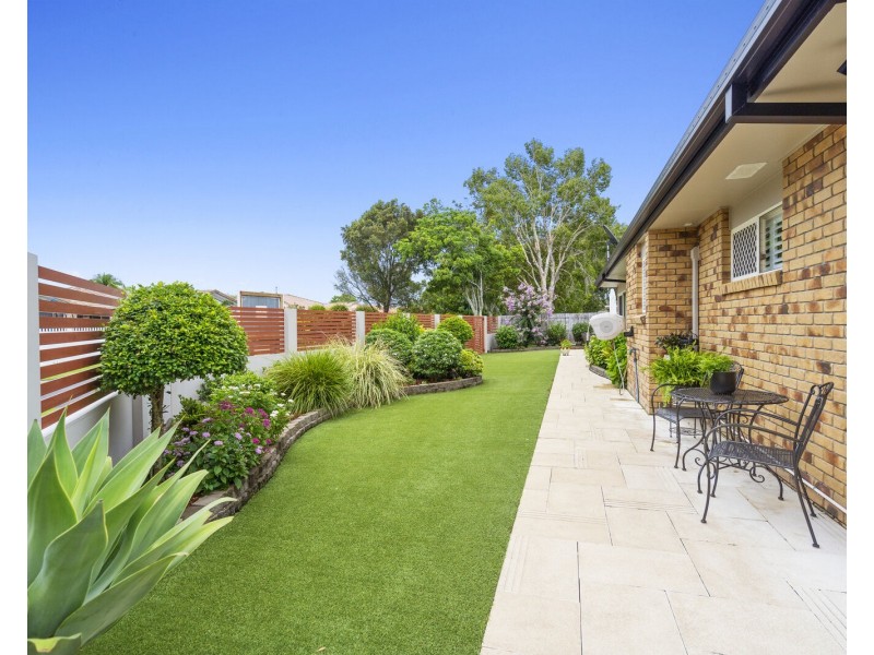 2 Baumea Court, Elanora QLD 4221