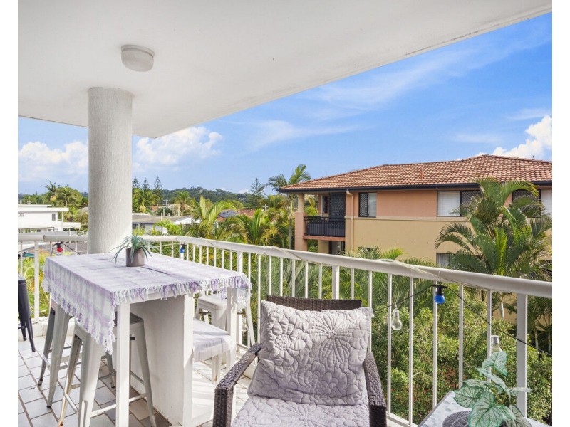 6/3 Tarni Avenue, Palm Beach QLD 4221