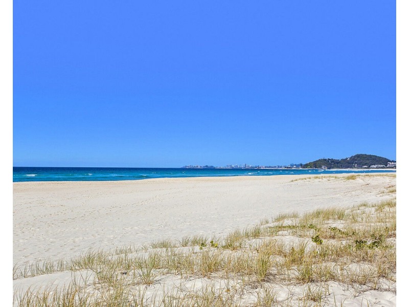 6/3 Tarni Avenue, Palm Beach QLD 4221