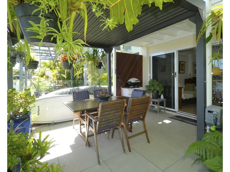11/2-10 Coolgardie Street, Elanora QLD 4221