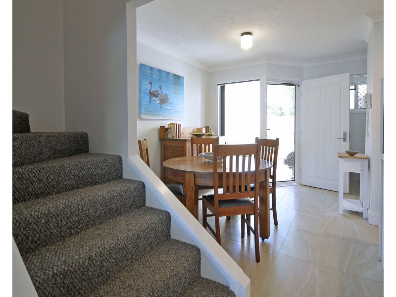 11/2-10 Coolgardie Street, Elanora QLD 4221
