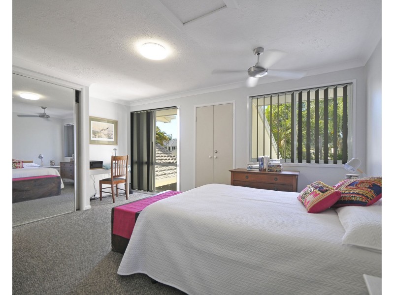 11/2-10 Coolgardie Street, Elanora QLD 4221