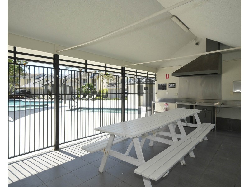 11/2-10 Coolgardie Street, Elanora QLD 4221