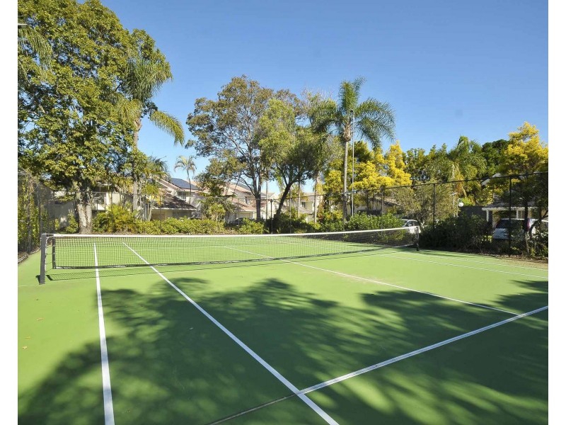 11/2-10 Coolgardie Street, Elanora QLD 4221