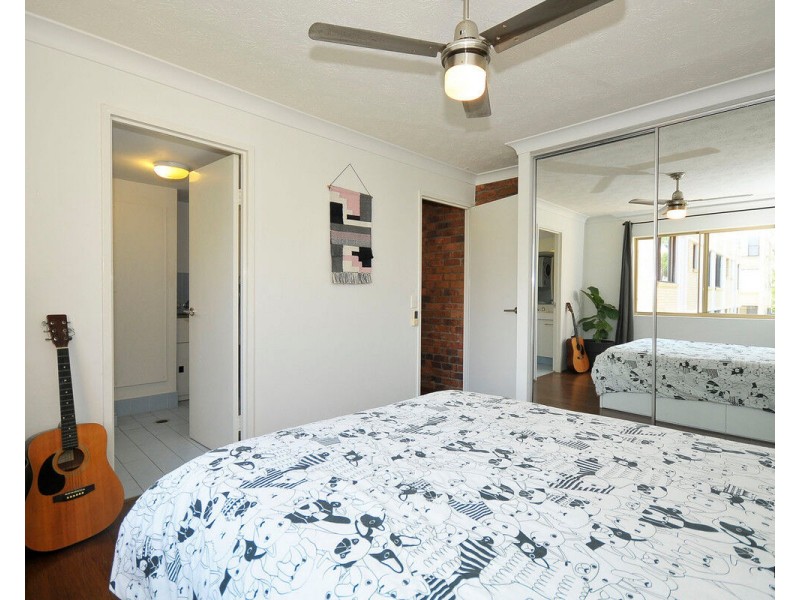 6/2 Brooke Avenue, Palm Beach QLD 4221