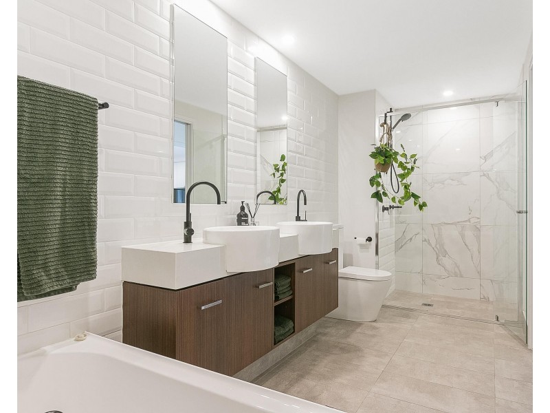 3001/397 Christine Avenue, Varsity Lakes QLD 4227