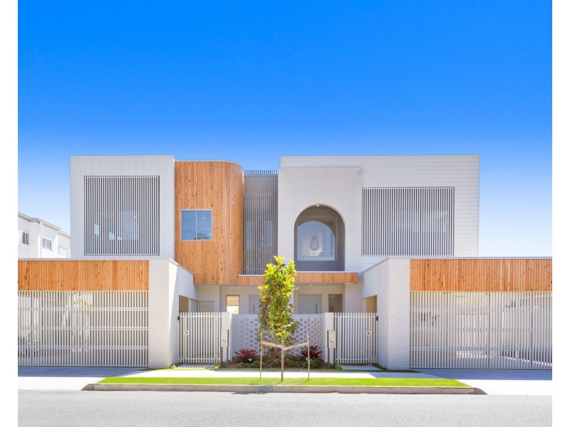 9b Chaffey Street, Tugun QLD 4224