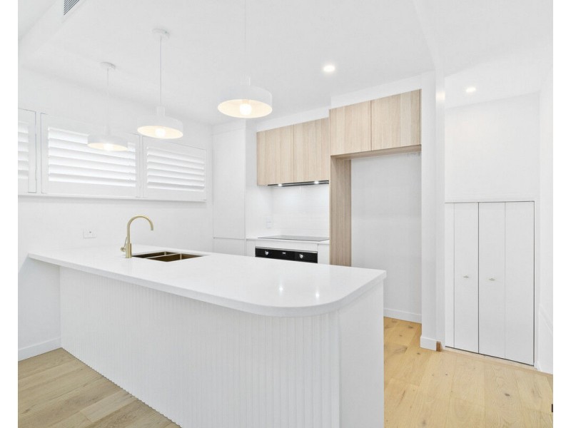 2/29 Twenty Third Avenue, Palm Beach QLD 4221