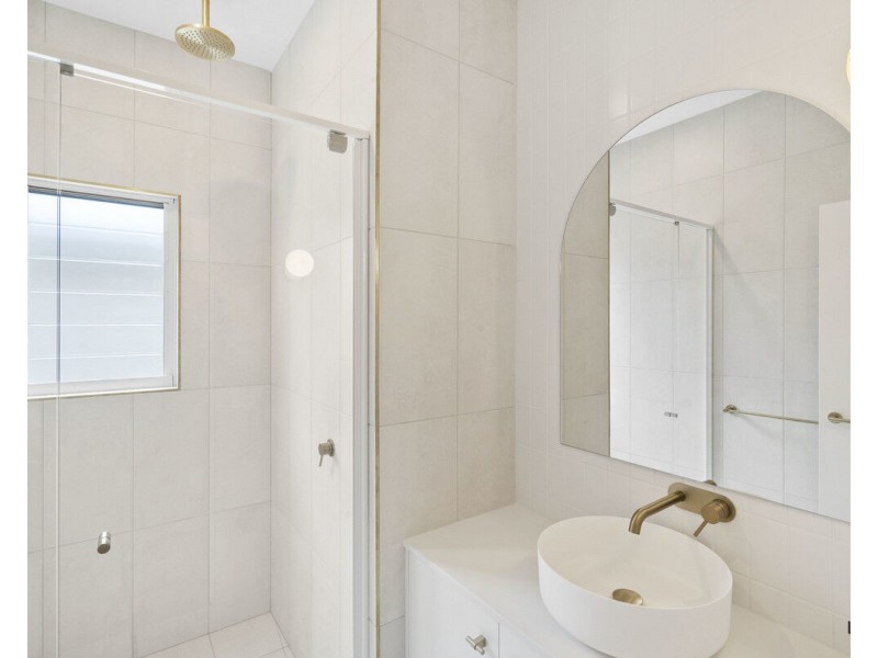 2/29 Twenty Third Avenue, Palm Beach QLD 4221