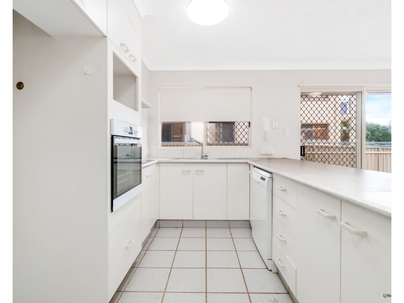 2/137 Golden Four Drive, Bilinga QLD 4225