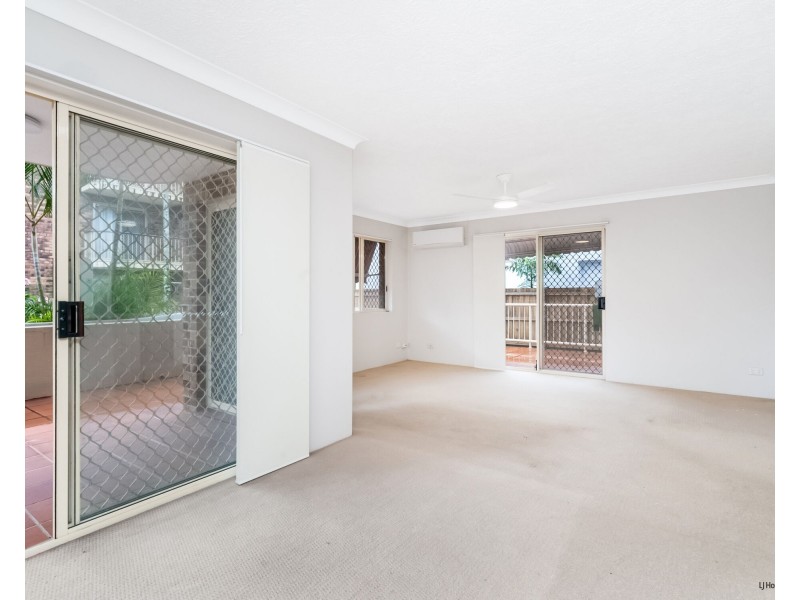 2/137 Golden Four Drive, Bilinga QLD 4225