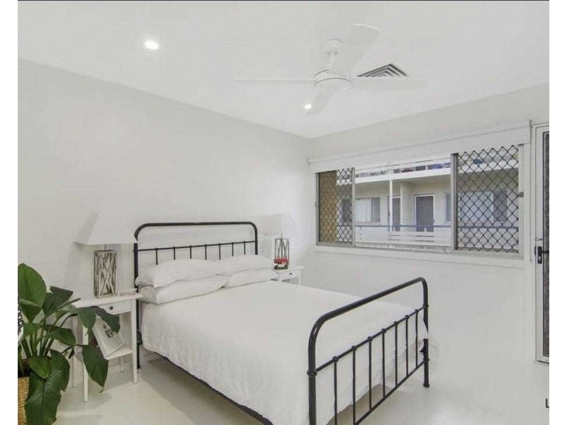 3/802 Pacific Parade, Currumbin QLD 4223