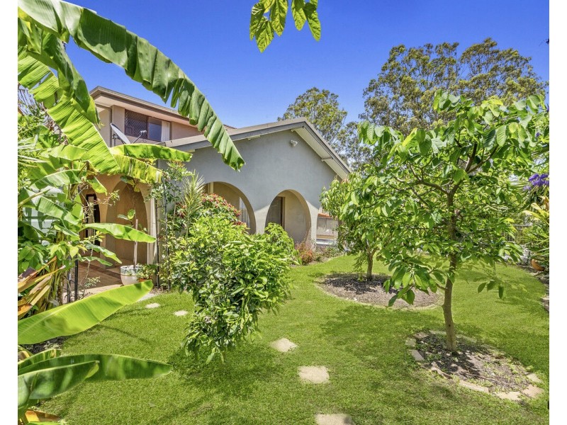 2 Kalamunda Close, Elanora QLD 4221