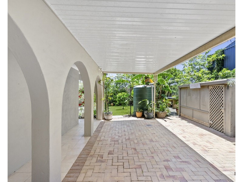 2 Kalamunda Close, Elanora QLD 4221