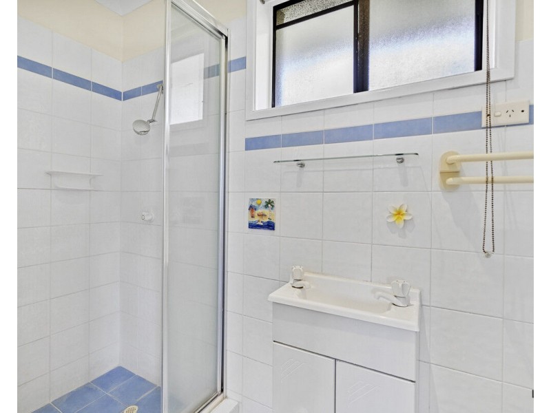 2 Kalamunda Close, Elanora QLD 4221
