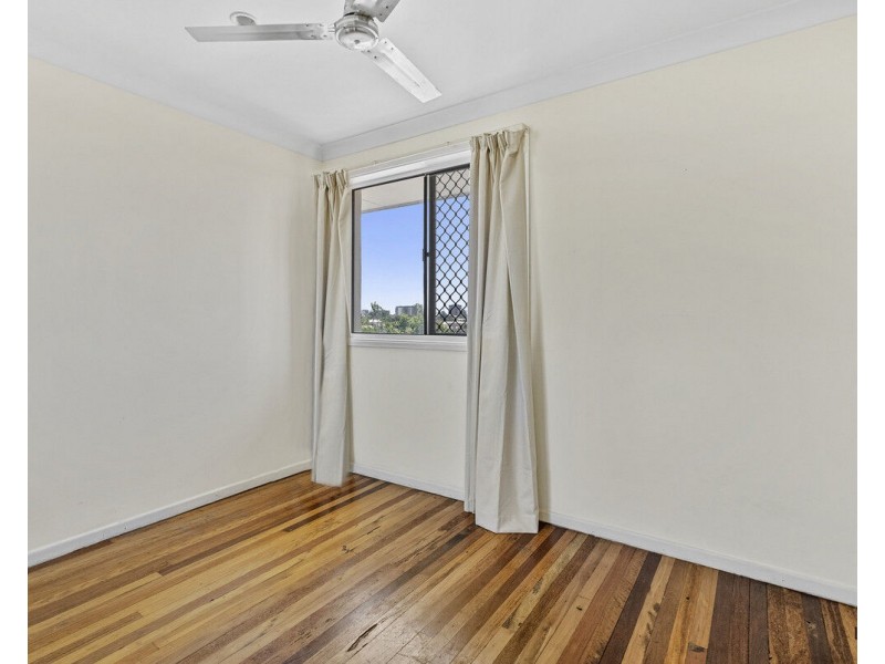 2 Kalamunda Close, Elanora QLD 4221