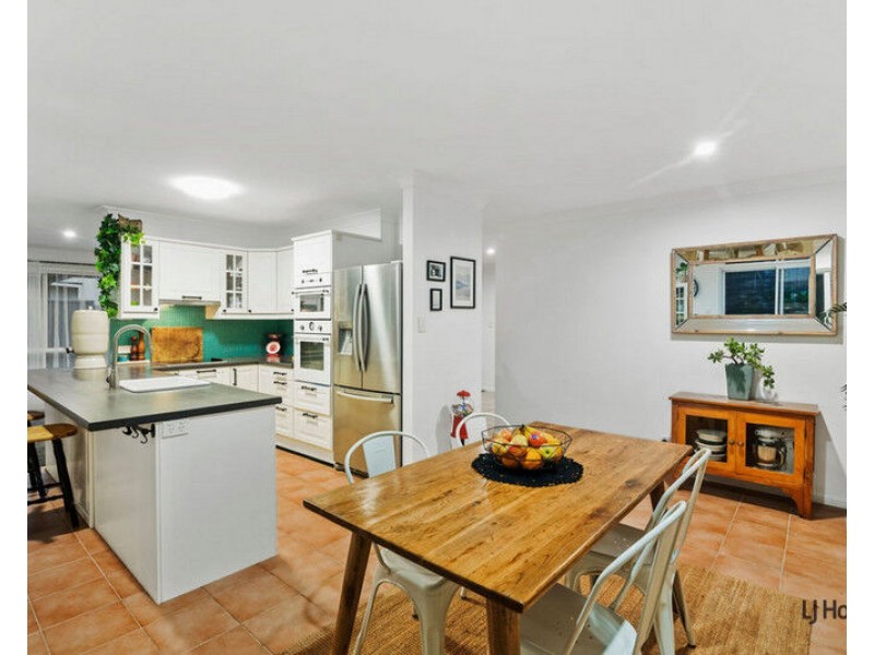 12 Seville Circuit, Burleigh Waters QLD 4220