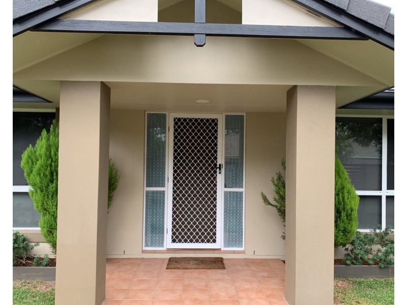 12 Seville Circuit, Burleigh Waters QLD 4220