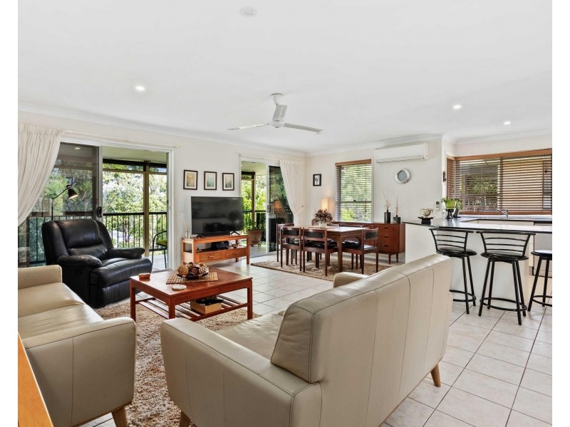 37 Hibertia Avenue, Elanora QLD 4221