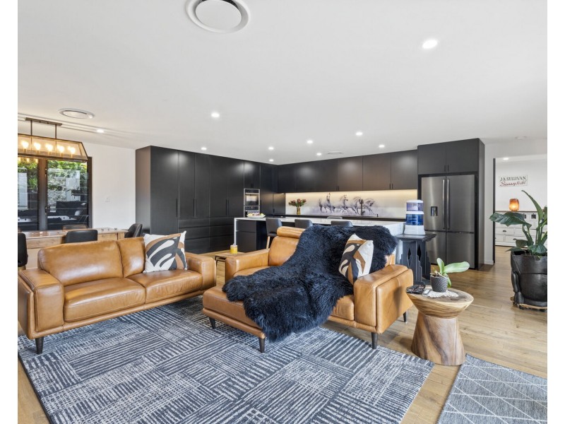 47 Burleigh Street, Burleigh Waters QLD 4220