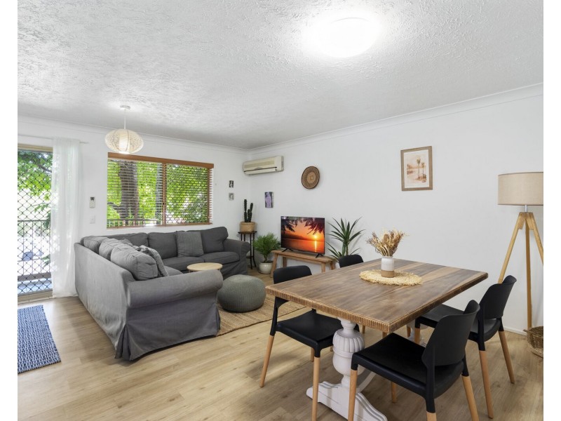 4/4 Rolan Court, Palm Beach QLD 4221